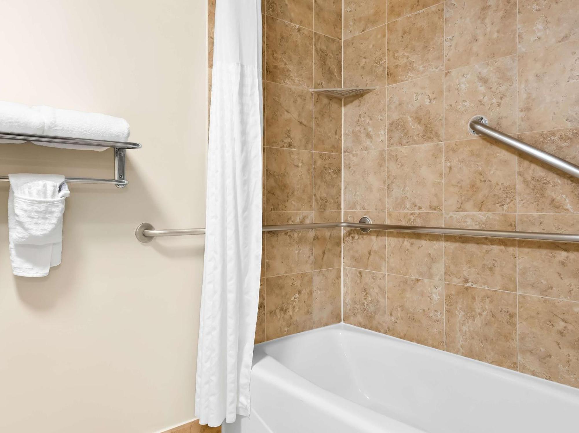 Western Potomac Mills 3*