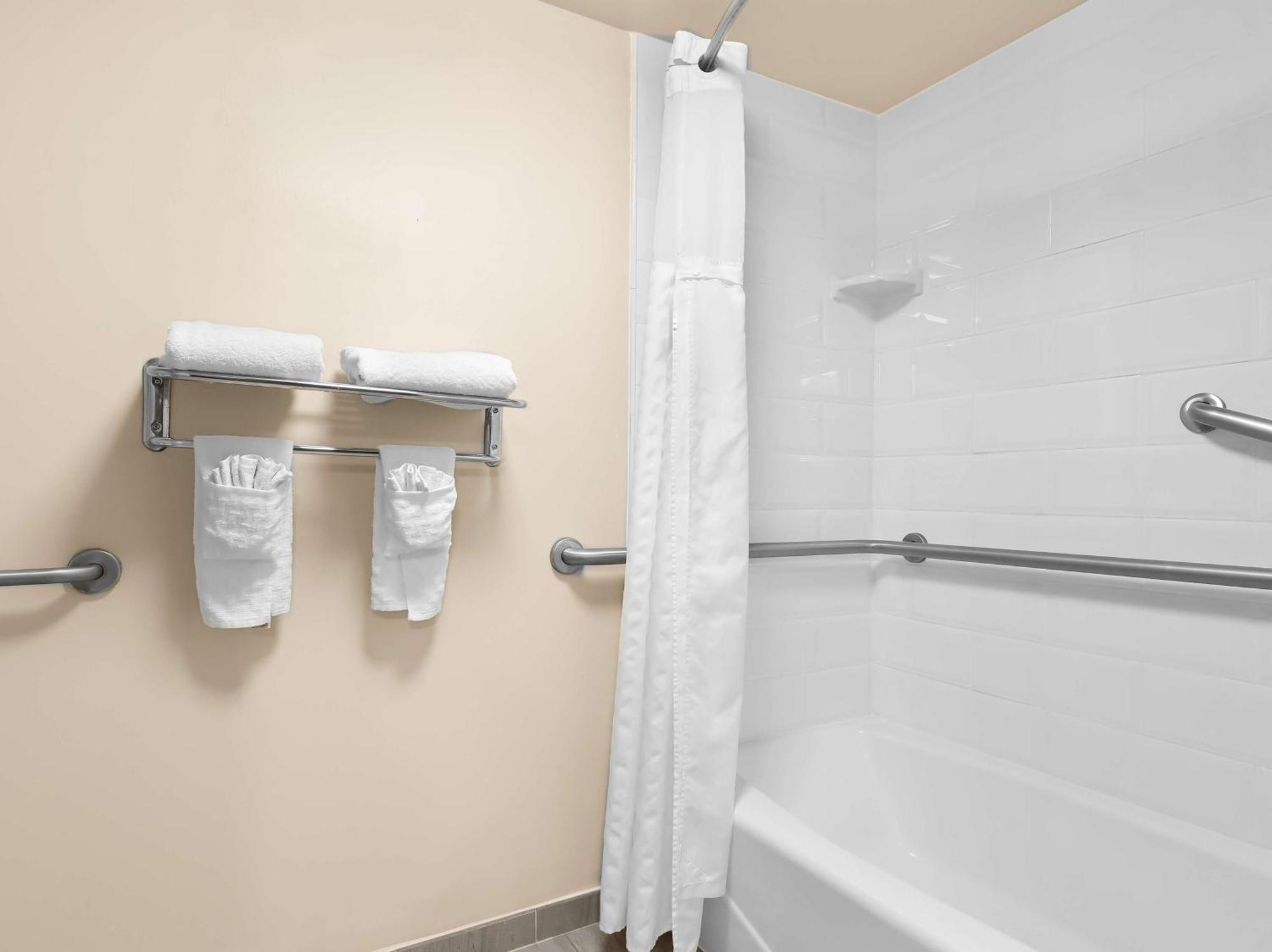 Western Potomac Mills Hotel Woodbridge