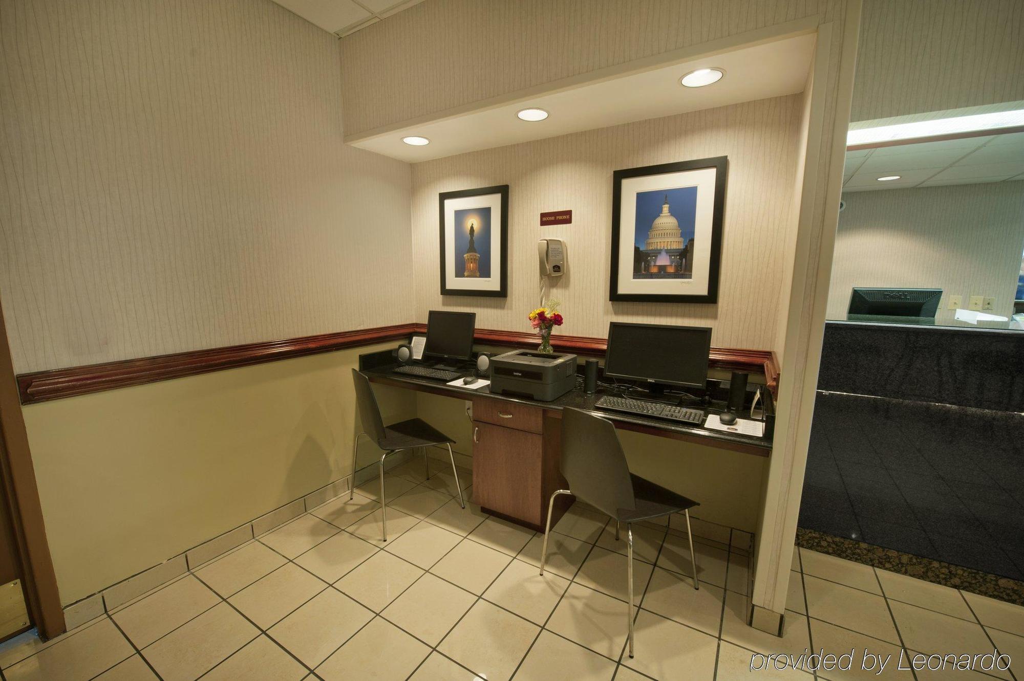 Hotel Western Potomac Mills