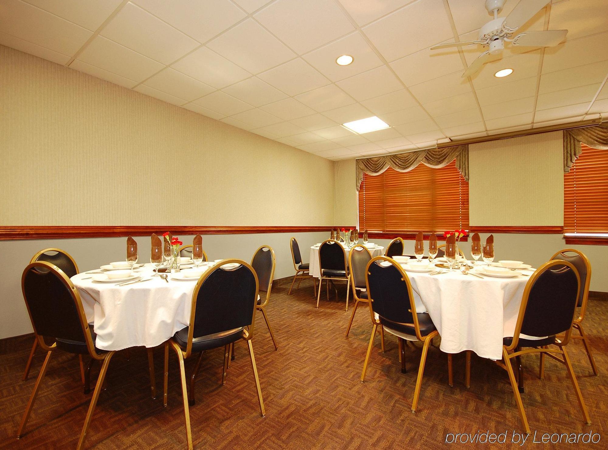 Hotel Western Potomac Mills 3*