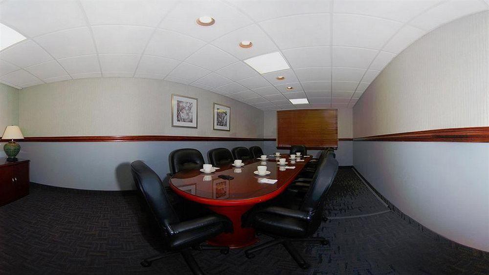 Western Potomac Mills Hotel 3*