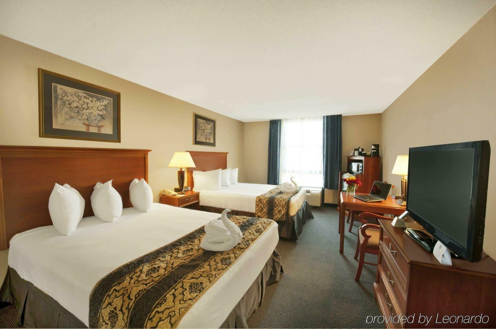 Western Potomac Mills 3*